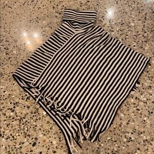 Riah Fashion poncho!!